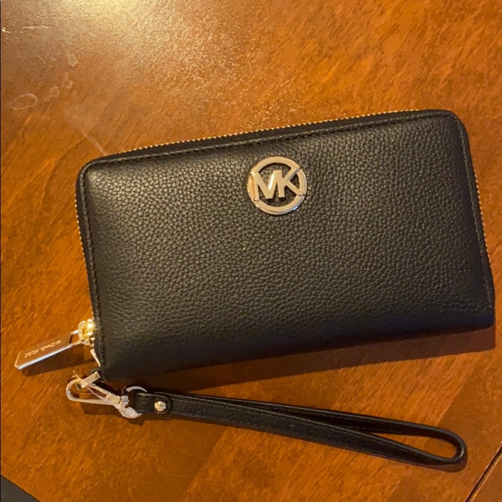 NWT Michael Kors wristlet wallet